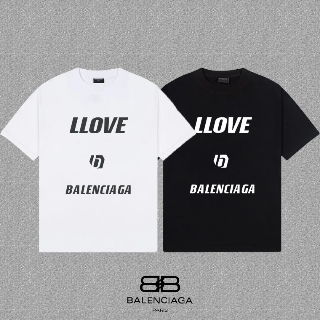 P80✨🔥 BALENCIAGA Paris lettering printed short-sleeved T-shirt. Custom-woven and dyed 300 grams of combed cotton heavyweight fabric. Zero color difference in threads. Perfect details. Different from the current currency version. Welcome to compare. Same Style for men and women. Must-sell in the picture above. Color: White Black Size: 1 2 3 4
